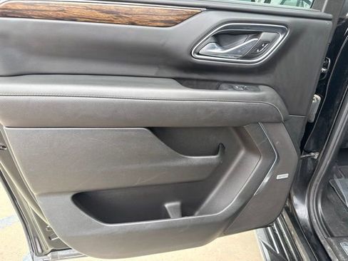 Used 2024 Chevrolet Suburban Premier AWD/4WD image 16
