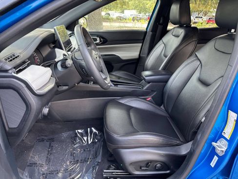 Used 2025 Jeep Compass Limited AWD/4WD image 26