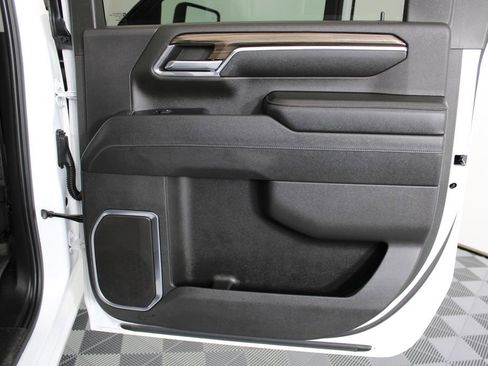 Used 2024 Chevrolet Silverado 3500 LT w/ Convenience Package image 30