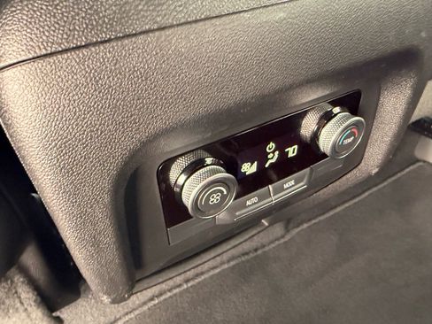 Used 2025 Buick Enclave Preferred FWD image 13