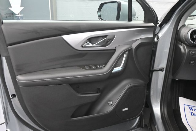 New 2026 Chevrolet Blazer LT w/ LPO, Black Sport Package FWD image 11
