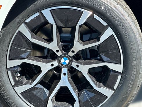 Used 2025 BMW X3 xDrive30i w/ Convenience Package image 11