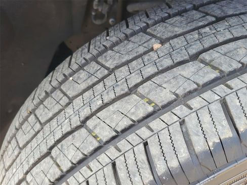 Used 2023 Cadillac Escalade Premium Luxury image 33