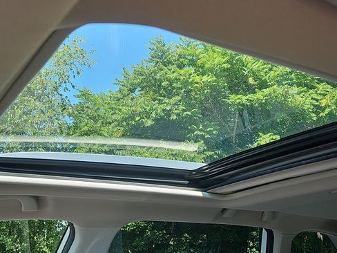 Certified 2023 Subaru Forester Touring AWD/4WD image 8