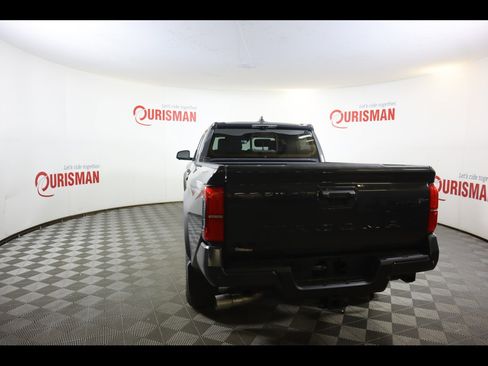 Used 2025 Toyota Tacoma TRD Off-Road w/ TRD Off Road Premium Package AWD/4WD image 10