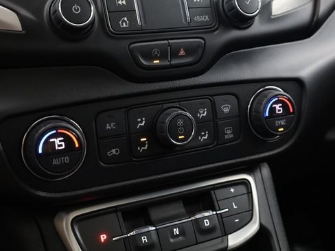 Used 2022 GMC Terrain SLT w/ Infotainment Package II image 20