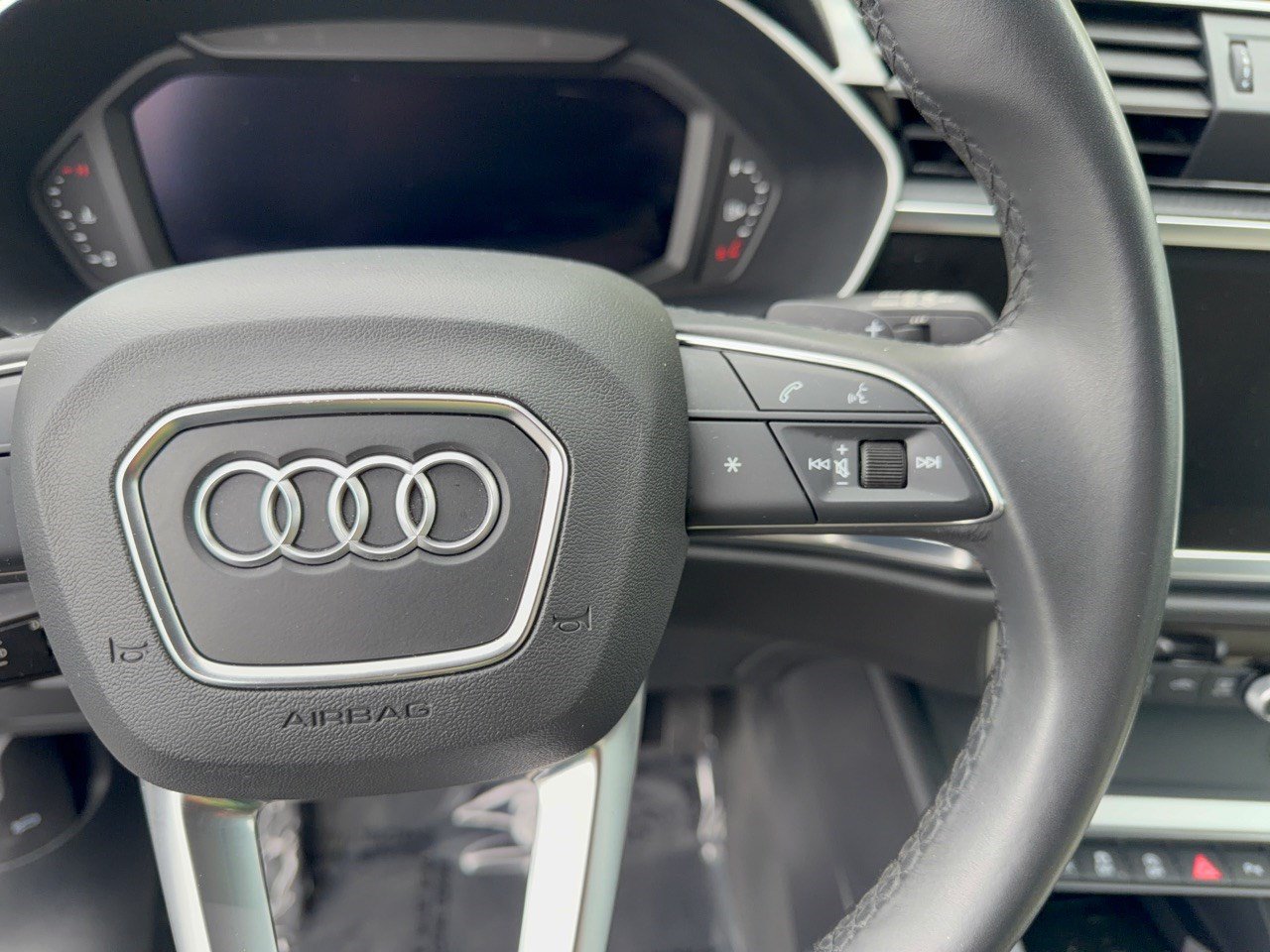Used 2024 Audi Q3 2.0T Premium AWD/4WD image 19