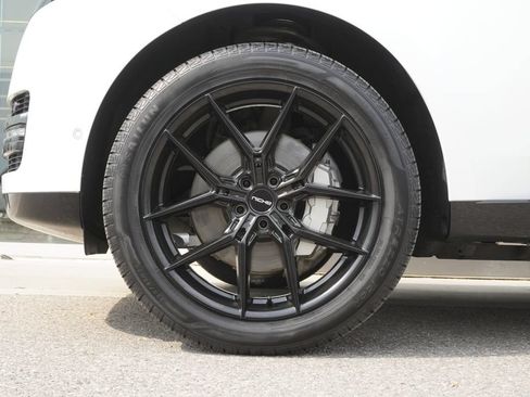 Used 2025 Land Rover Range Rover Long Wheelbase SE AWD/4WD image 34