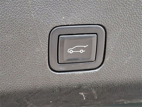 Used 2023 Chevrolet Suburban RST image 27