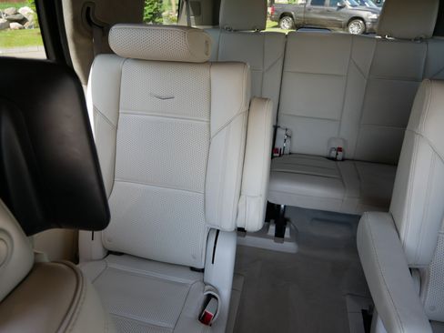 Certified 2024 Cadillac Escalade Sport Platinum AWD/4WD image 13