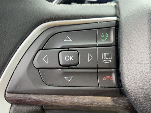 Used 2023 Jeep Grand Cherokee L Limited image 20