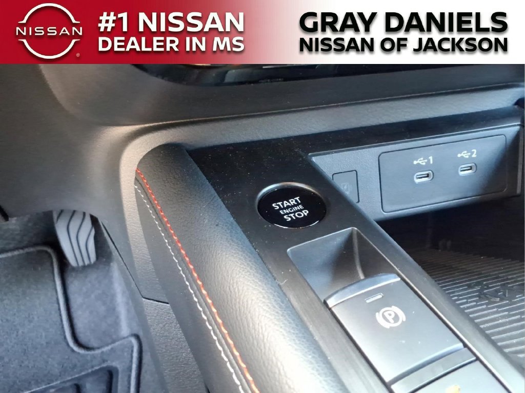 Used 2025 Nissan Kicks SR AWD/4WD image 15
