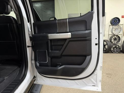 Used 2020 Ford F350 4x4 Crew Cab DRW Super Duty image 34