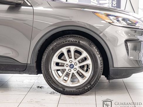 Used 2021 Ford Escape SE w/ Cold Weather Package FWD image 11