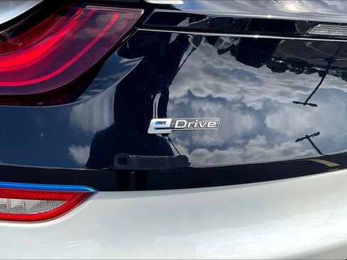 Used 2019 BMW i8 Roadster AWD/4WD image 19