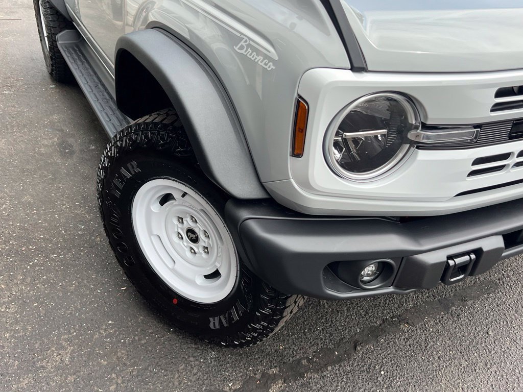 New 2026 Ford Bronco Heritage Edition AWD/4WD image 2