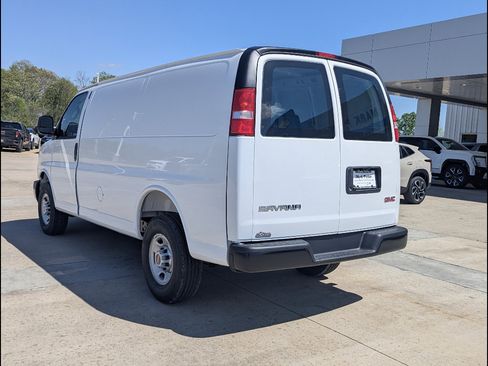 New 2026 GMC Savana 2500 w/ Driver Convenience Package RWD image 8