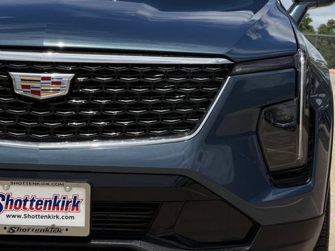 Used 2024 Cadillac XT4 Premium Luxury FWD image 8