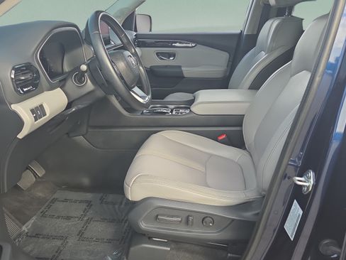 Used 2023 Honda Pilot Touring image 9