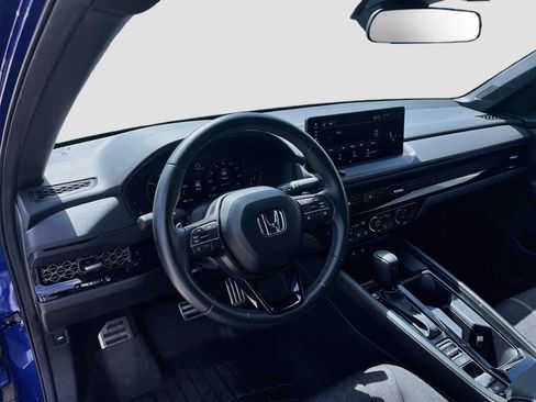 Used 2025 Honda Accord Sport image 9