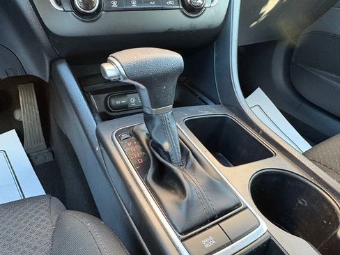 Used 2016 Kia Optima LX image 32