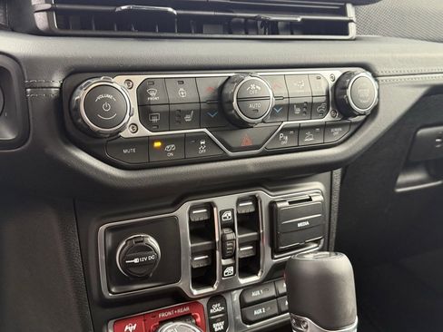 Used 2026 Jeep Wrangler Moab image 18