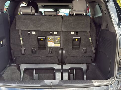 Used 2021 Toyota Sienna XSE w/ XSE Plus Package FWD image 9