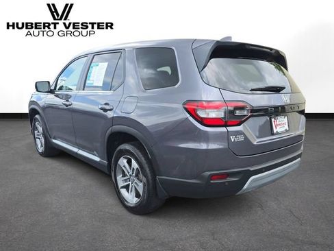Used 2025 Honda Pilot EX-L image 8