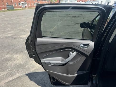 Used 2018 Ford Escape SE FWD image 15