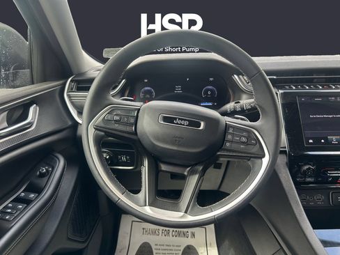 Used 2023 Jeep Grand Cherokee Laredo w/ Trailer Tow Prep Group (B) AWD/4WD image 12