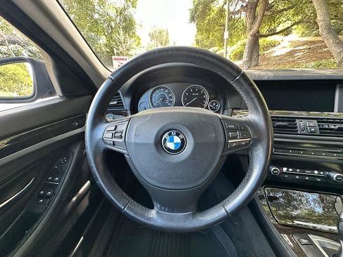 Used 2011 BMW 528i Sedan image 25