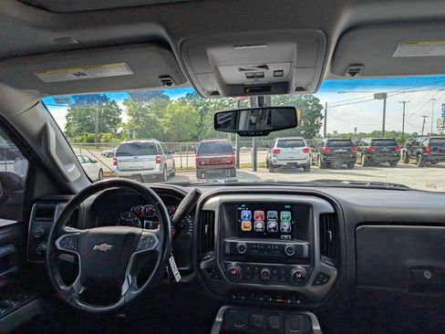 Used 2018 Chevrolet Silverado 1500 LTZ Z71 w/ LTZ Plus Package AWD/4WD image 17
