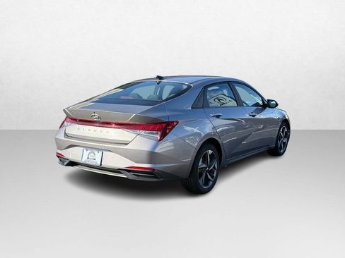 Used 2023 Hyundai Elantra SEL w/ Convenience Package image 8