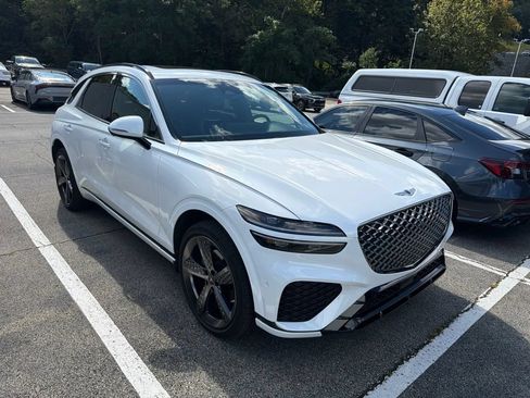 Used 2022 Genesis GV70 2.5T w/ Sport Prestige Package AWD/4WD image 8