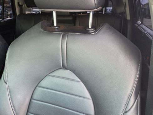 Used 2021 Toyota Highlander XLE FWD image 18