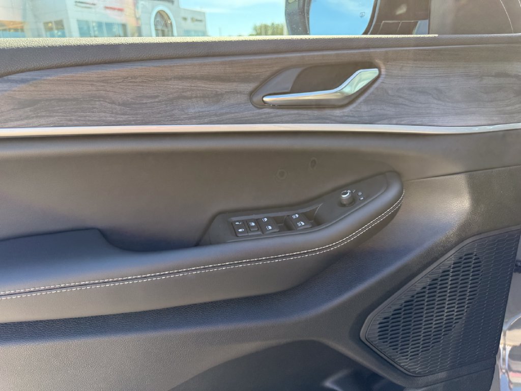 New 2027 Jeep Grand Cherokee Altitude RWD image 5