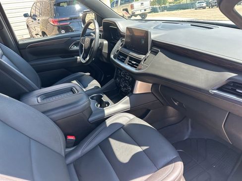 Certified 2023 Chevrolet Tahoe Z71 w/ Luxury Package AWD/4WD image 32