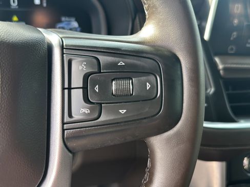 Used 2023 GMC Yukon SLE image 23