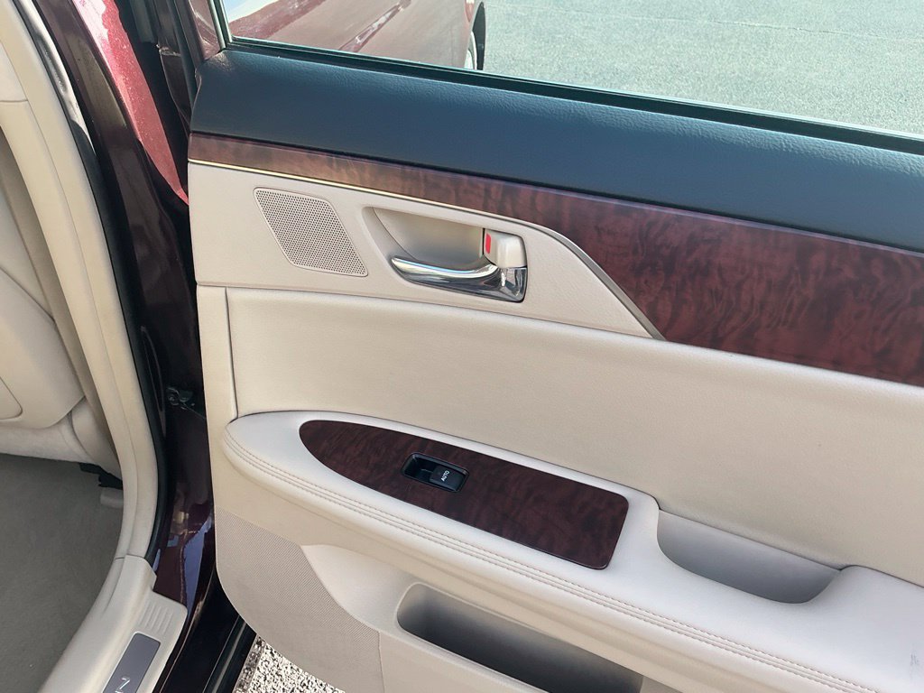 Used 2012 Toyota Avalon Limited FWD image 33