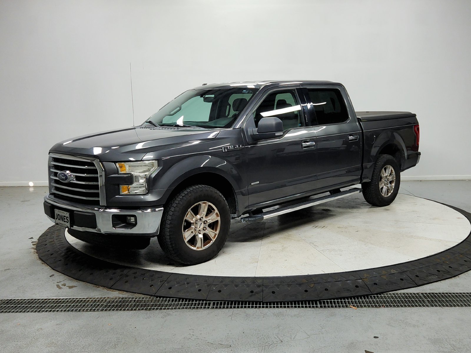 Used 2016 Ford F150 XLT w/ Equipment Group 301A Mid RWD image 4
