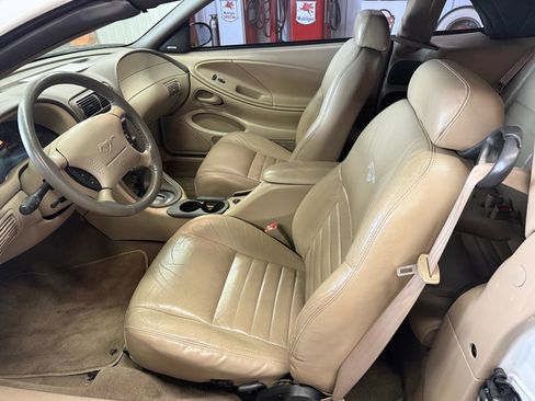 Used 2000 Ford Mustang GT RWD image 12
