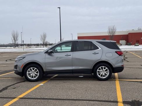 Used 2023 Chevrolet Equinox LT image 34