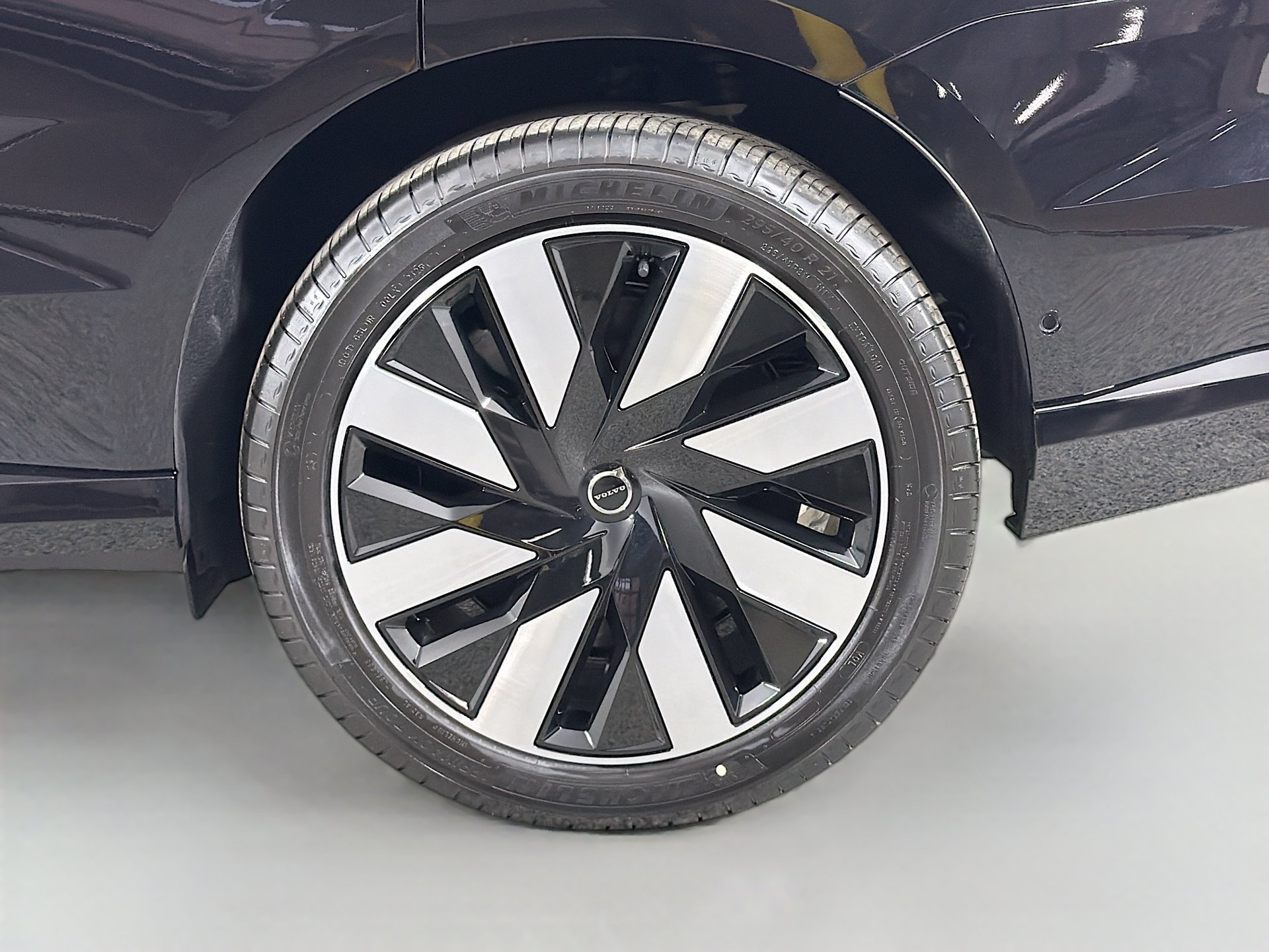 New 2026 Volvo EX90 Ultra AWD/4WD image 30