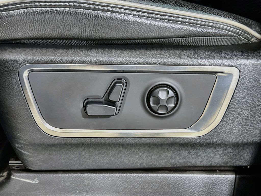 Used 2019 RAM 1500 Limited AWD/4WD image 19