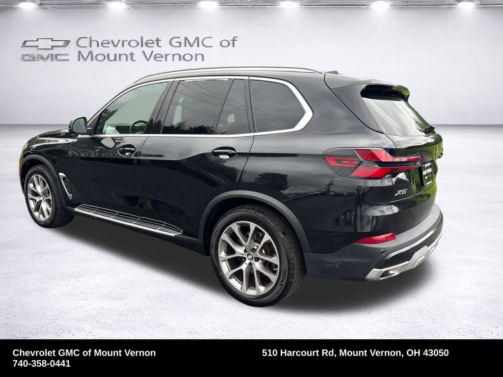 Used 2026 BMW X5 xDrive40i AWD/4WD image 3