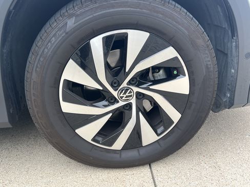 Certified 2026 Volkswagen Tiguan S FWD image 11