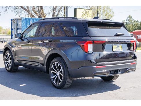 Used 2025 Ford Explorer ST-Line AWD/4WD image 5