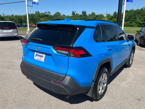 Used 2020 Toyota RAV4 LE w/ All Weather Liner Package AWD/4WD image 7