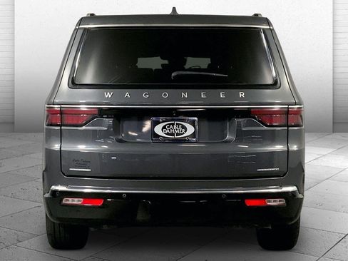 Used 2023 Jeep Wagoneer Series II AWD/4WD image 3