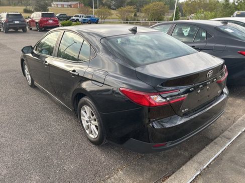 Used 2025 Toyota Camry LE image 7